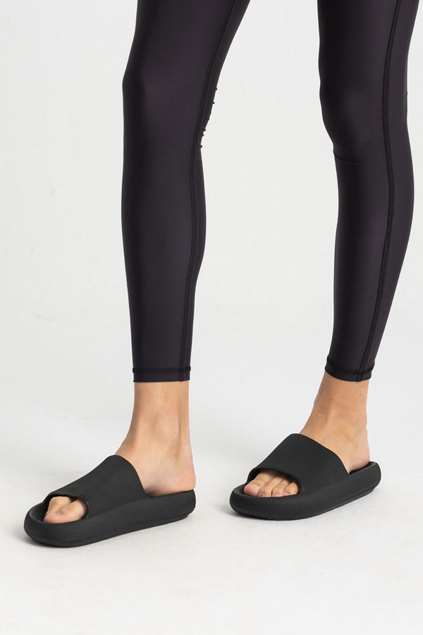 Women Slippers &amp; Slip-ons